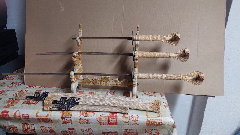 Katanas decorativas