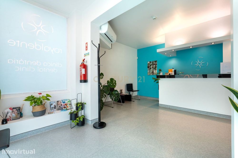 Clínica Dentária Equipada no Centro de Portimão – Oportunidade de Inve