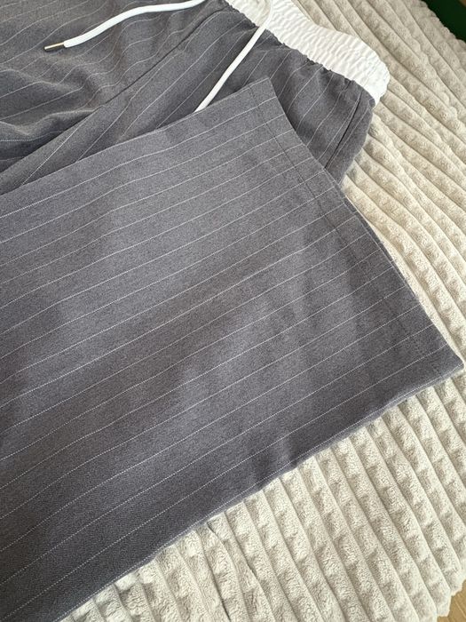 Сірі брюки з резинкою