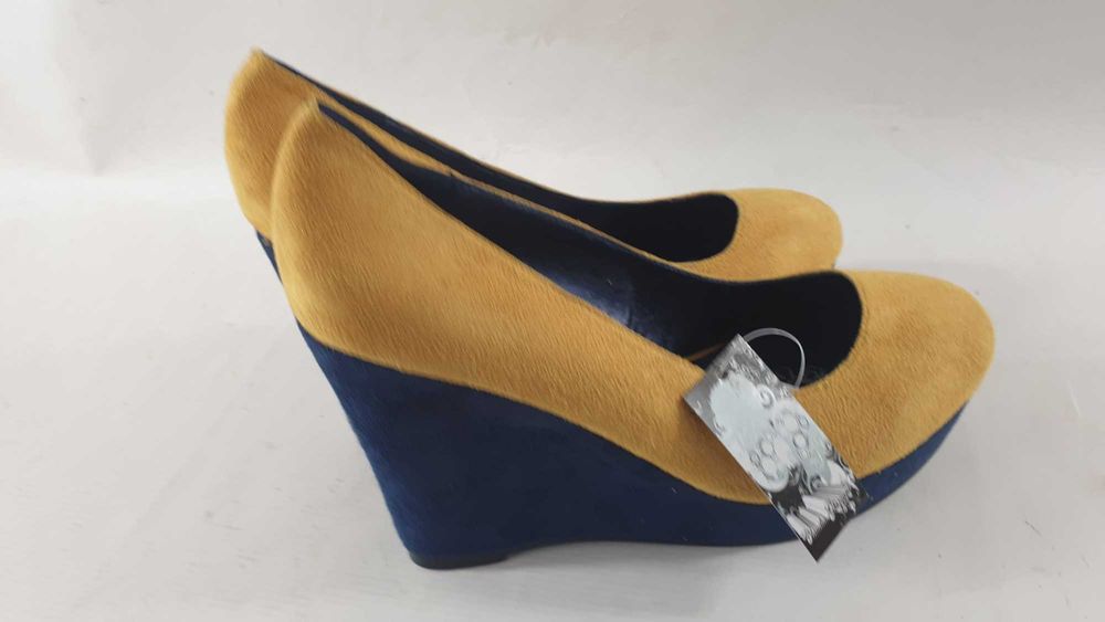 CLAUDIA GHIZZANI czółenka na koturnie rozmiar 38