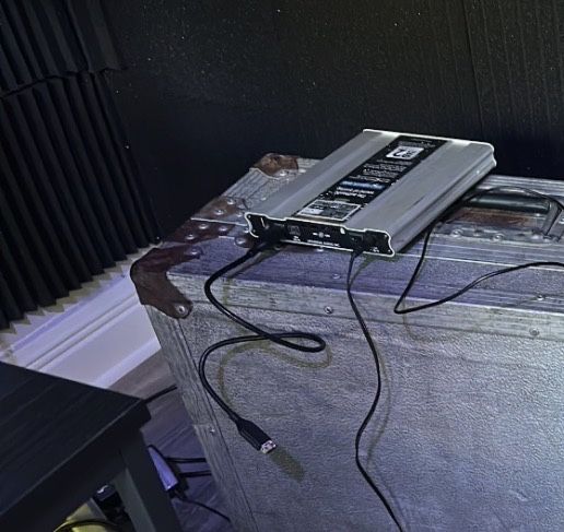 Universal audio satelite UAD com 7 plugins incluso
