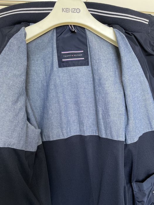 Куртка-бомбер Tommy Hilfiger, р. L (на M-L), синяя, б/у