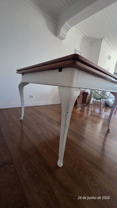 Mesa de Madeira Maciça