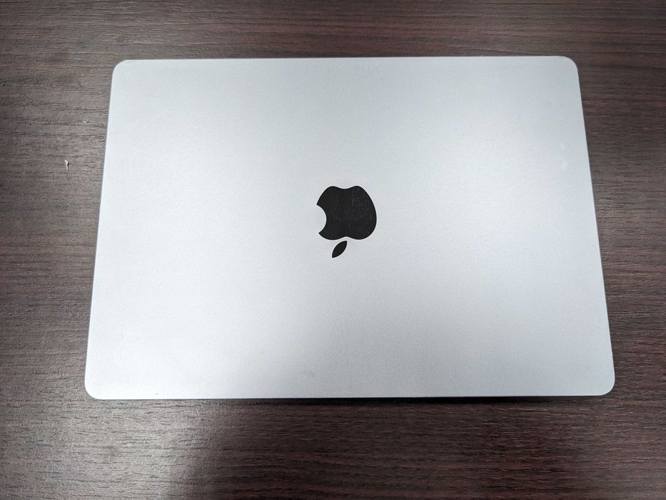 13" Apple Macbook Air A2681 M2 16GB 1TB SSD A-