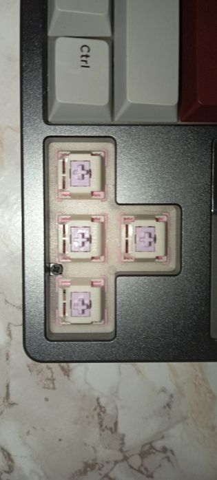 Продам клавиатуру