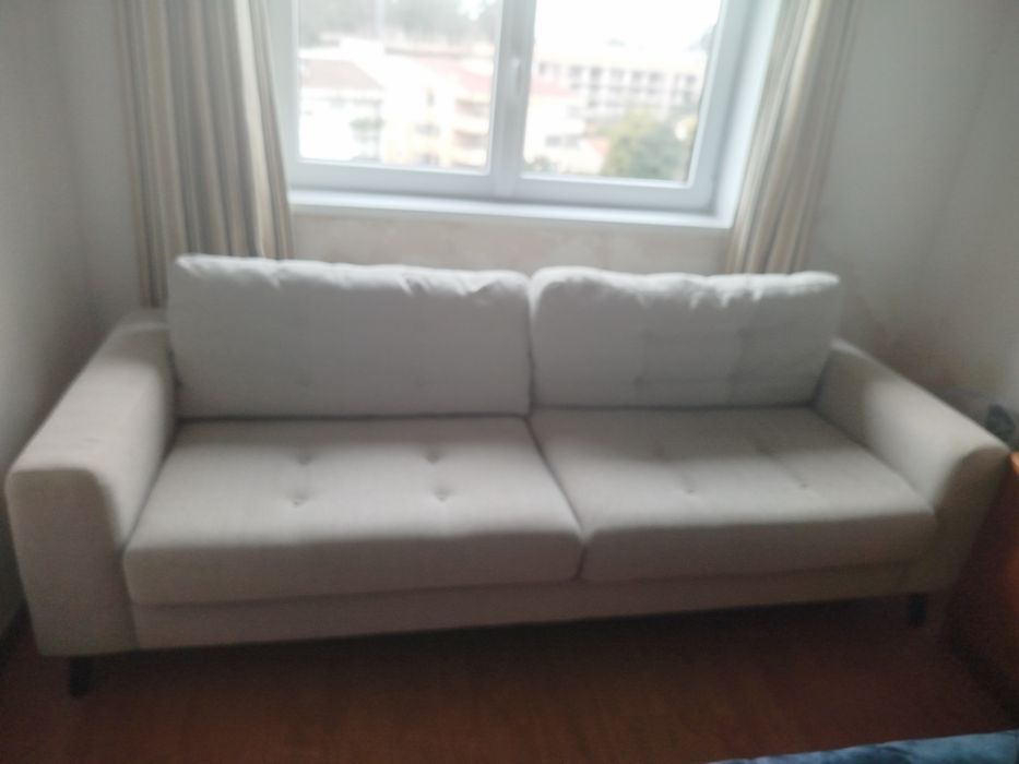 Sofá 3 lugares bege