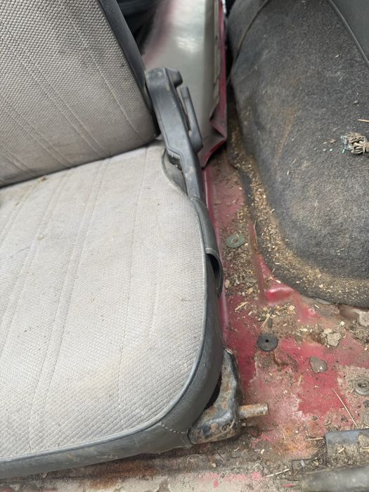 Сидіння нісан патрол у60 3 ряд