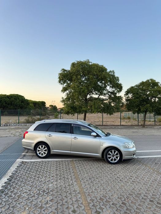 Toyota Avensis SW 2.0 D-4D foto 4