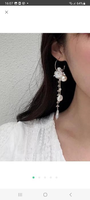Серьги  с лепестками и камнями