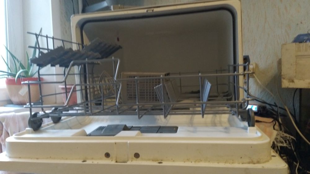 Посудомоечная машина Electrolux ESF 2450W