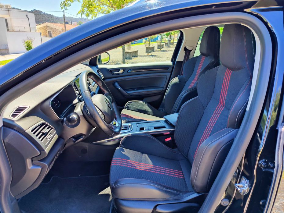 Renault Mégane Sport Tourer 1.6 E-Tech Plug-In Hybrid R.S. Line