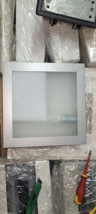 Lampy ,gniazdka  itp.