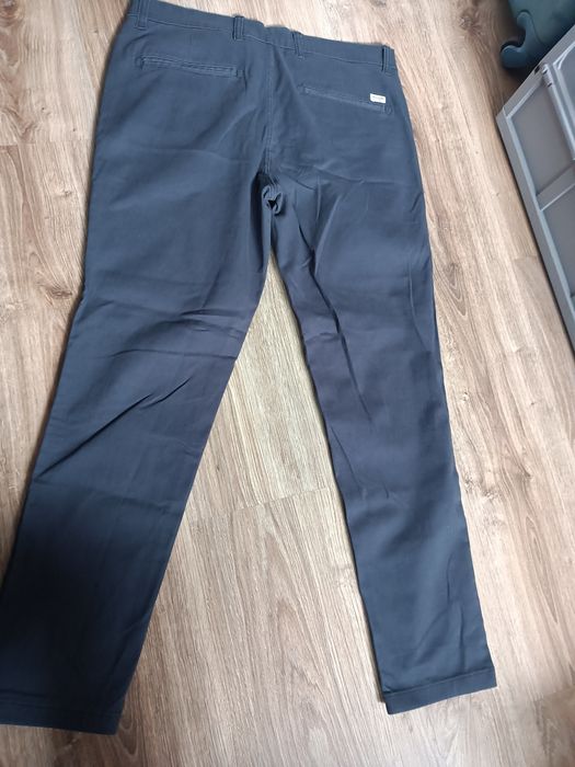 Nowe spodnie model  chinos Slim wysyłka gratis