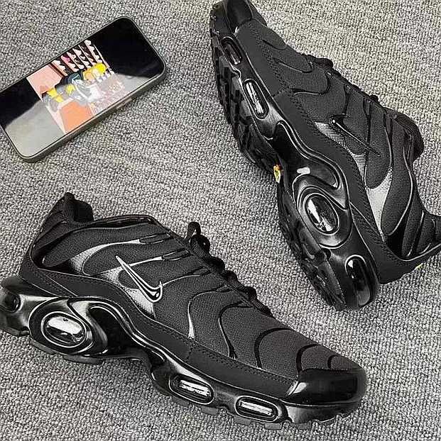 Nike_Air_Max_TN_Plus_Black_Rozmiar.40