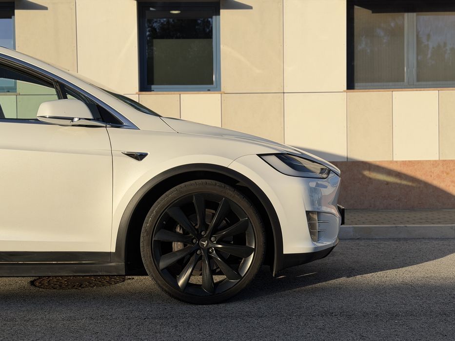 Tesla Model X 100D