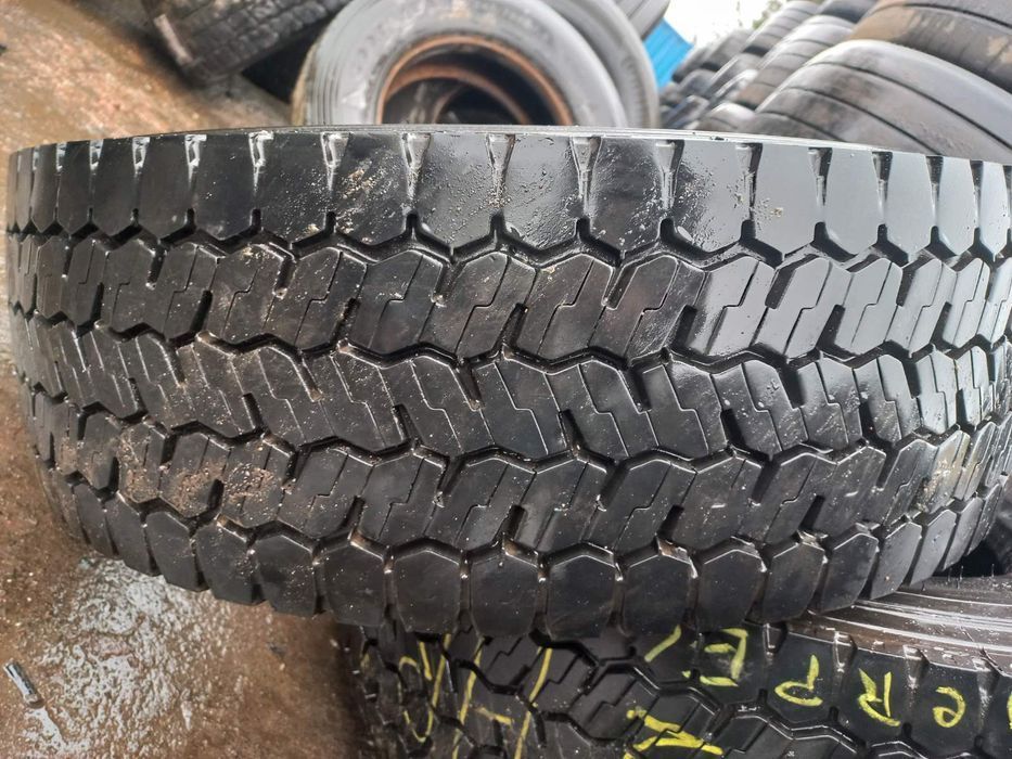 Шина 265/70 R19.5 резина скат тягова, Б/У з Німеччини, до 10 мм,