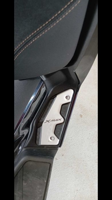 Scooter média cilindrada em excelente estado