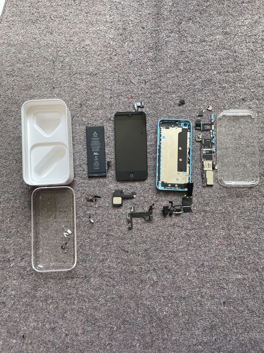 iPhone 5c 16gb icloud louk