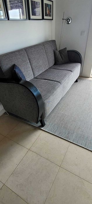 Sofá Moderno Cinzento de 3 lugares (tem uma mola partida)