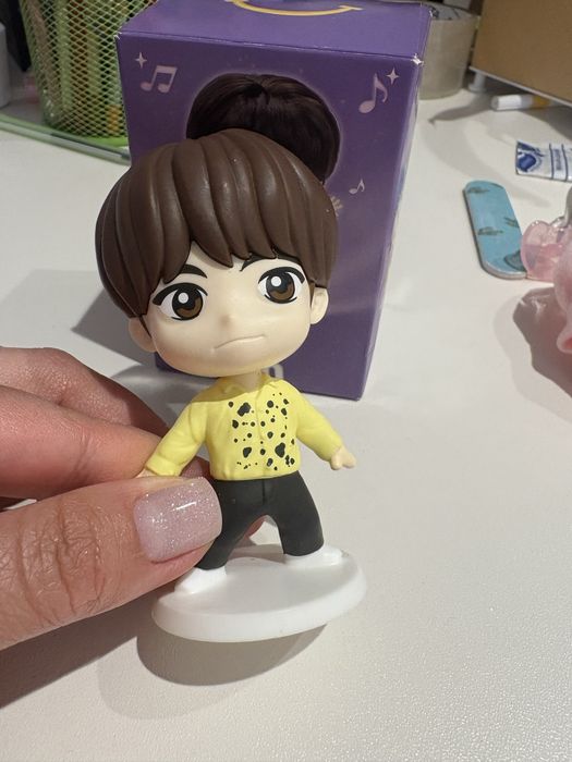 Bts tiny tan Mcdonals іграшка