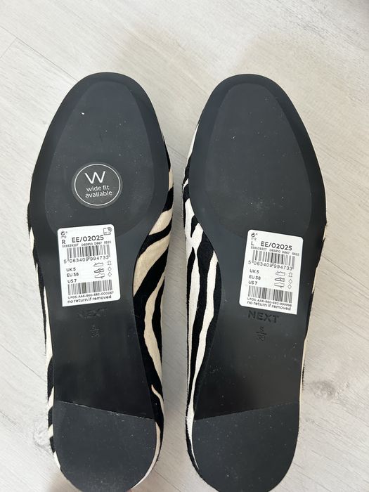 Nowe biało czarne skórzane baleriny w zebrę Next 38