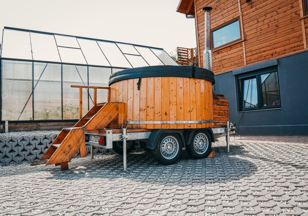 Mobilna balia z funkcją jacuzzi