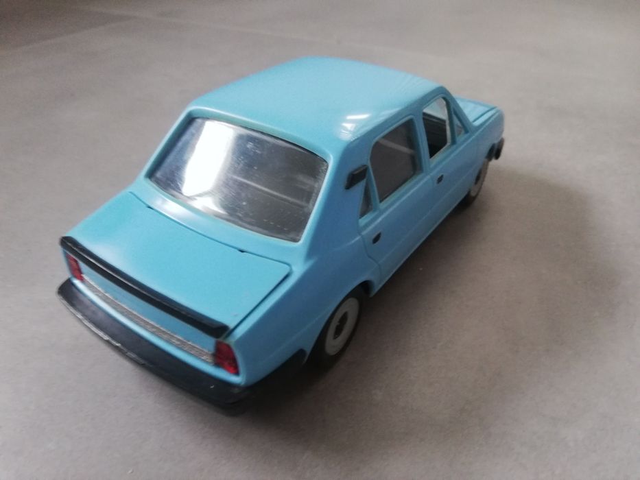 Stara zabawka Skoda 105 prl
