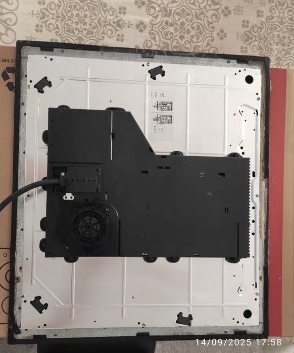 Placa indução Meireles MI 1600

A funcionar totalmente, vidro estalado