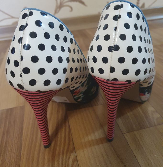 Туфли женские на каблуке