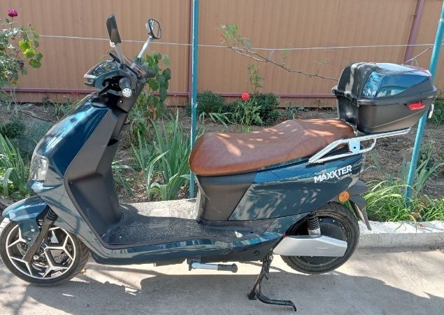 Електроскутер Maxxter Lumina