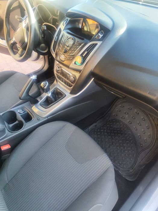 Ford Focus 1.6 TDCi Titanium | Apenas 84.000 km (Livro Ford) | Estaciona Sozinho (Park Assist)