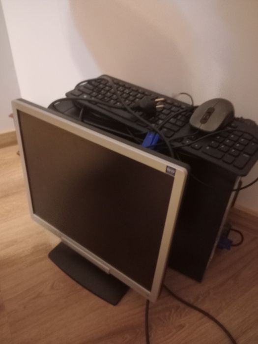 Komputer stacjonarny DELL INSPIRON 3847 plus monitor ,klawiatura, myszka