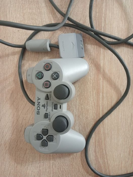 Оригінальний DualShock (модель SCPH-1200) Н