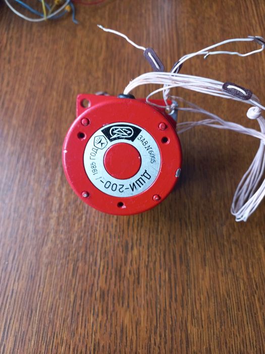 Шаговый двигатель ДШИ-200-1