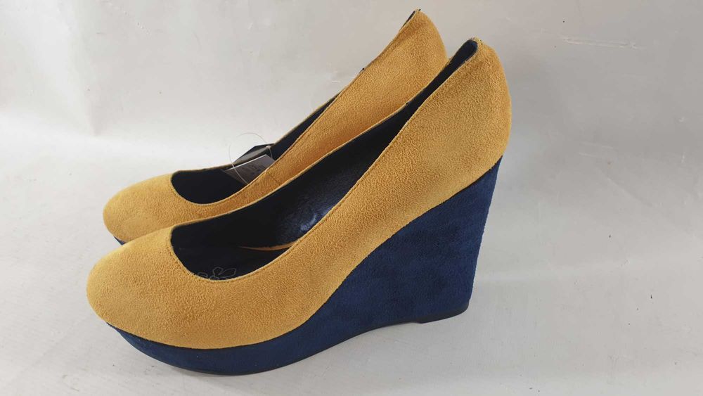 CLAUDIA GHIZZANI czółenka na koturnie rozmiar 38