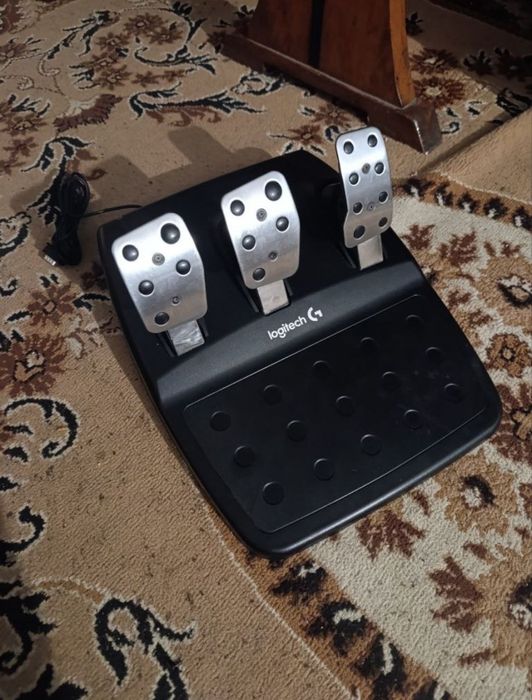Игровой  руль Logitech G29