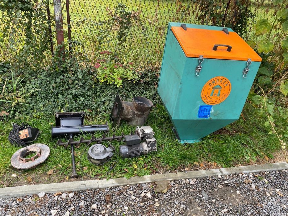 Komplet podajnik z koszem zasypowym DWOREK