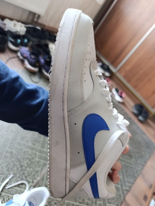 Продаю оригінальні кросівки Nike 42 розмір Відправляю тільки новою пош