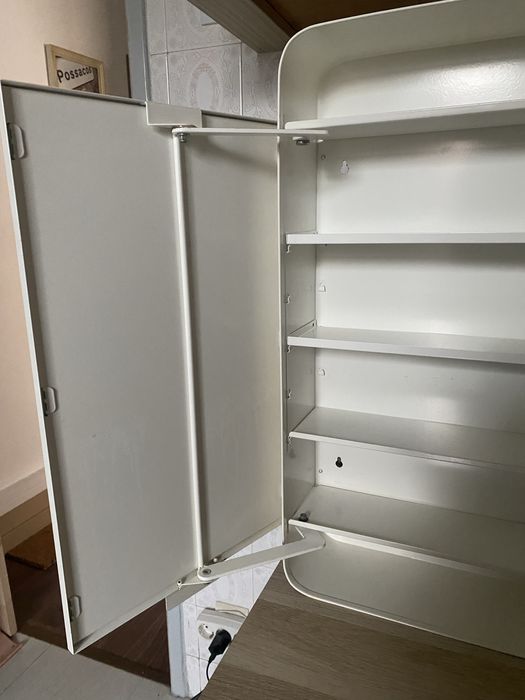 Armario de parede c/ espelho