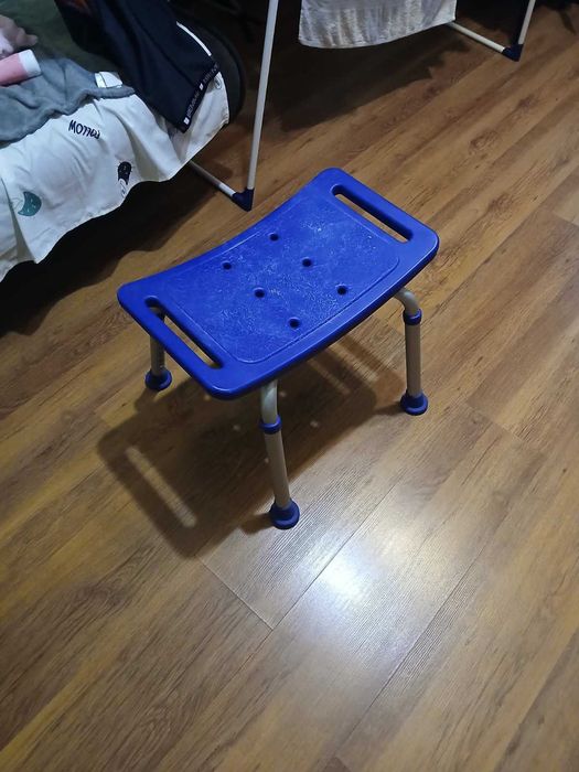 Taboret pod prysznic – używany