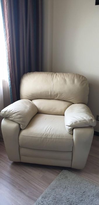 Conjunto de Sofás Chateau d’Ax em Pele – Excelente Estado