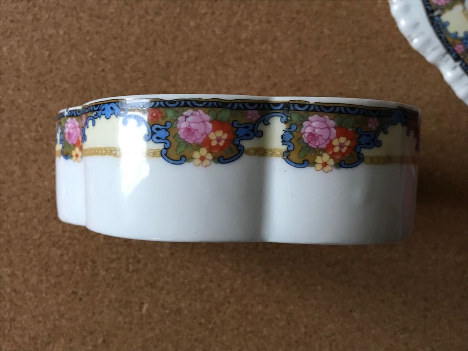 Bomboniera, puzderko porcelana  Erdmann Schlegelmilch, antyk  XIXw.