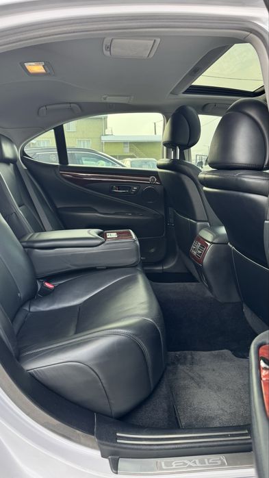 ОДИН ВЛАСНИК НЕФАРБОВАНИЙ Lexus Лексус LS 460 2010р 4,6 газ/бенз 8АКПП