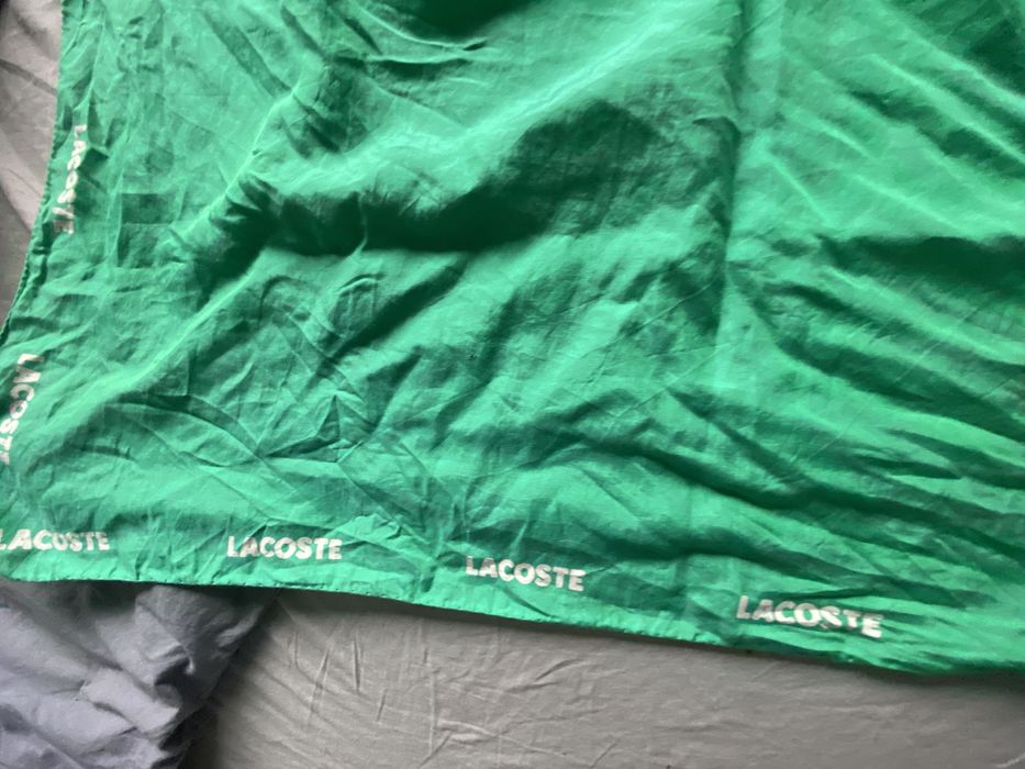 Lenço unissexo Lacoste