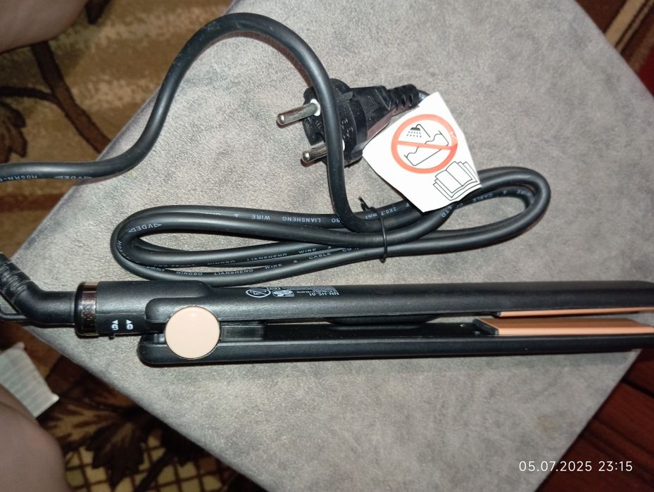 Продаю випрямляч для волосся Haarglatter 32 Вт
Стан: новий, користувал