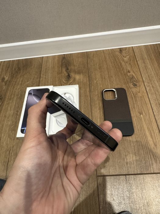 IPhone 16 Pro Max 256gb black titanium