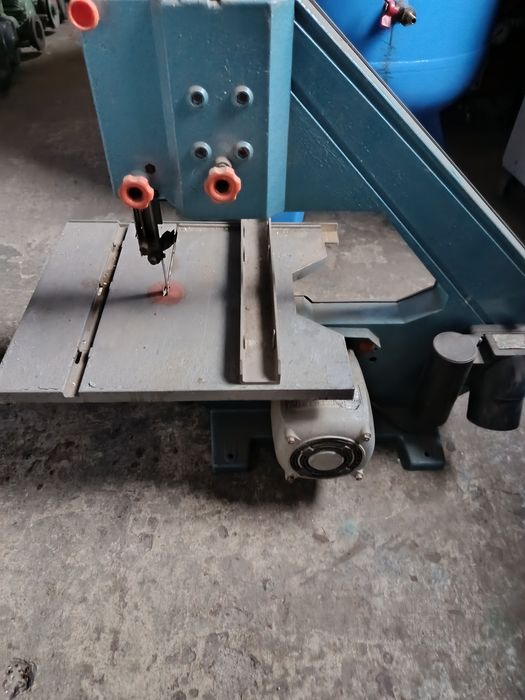 Стрічкова пилка по дереву