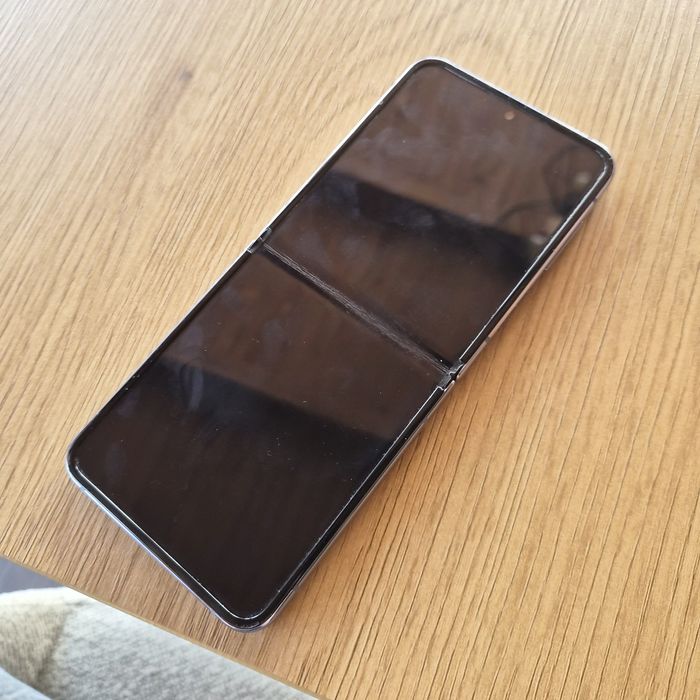 Samsung Galaxy Z Flip4