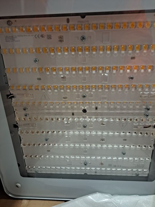 Foco//Projector led philips by480x Novo