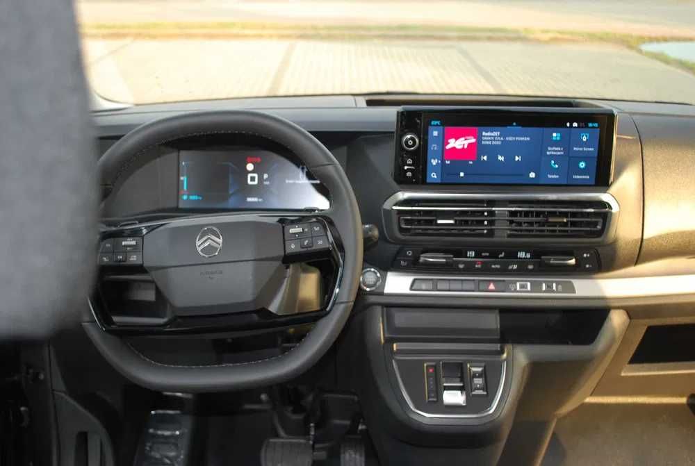 Wynajem busa wynajem busów 9 osób Citroen SPACETOURER Nowy Model 2024